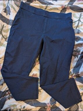 Time and Tru Navy and Black Pull-On Leggings